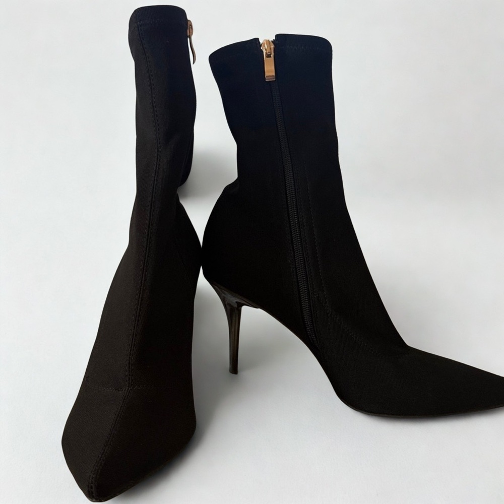 Pointed Toe Side Zipper Sock Boots